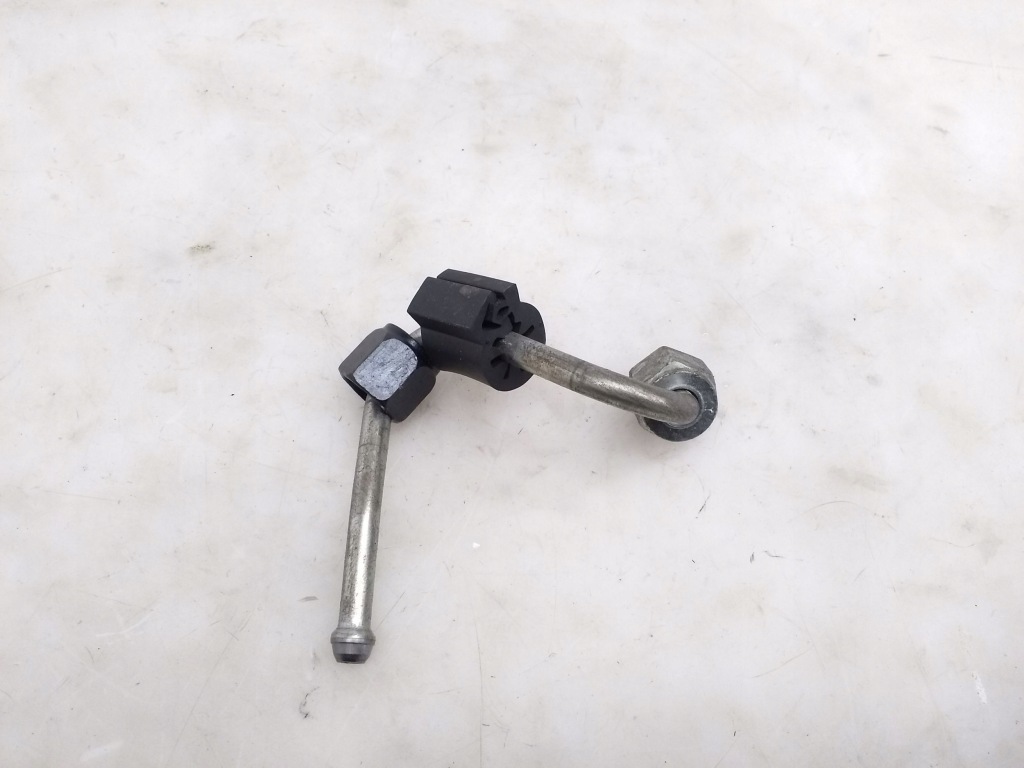 Skoda karoq 2019 шланг паливний форсунки Недорого