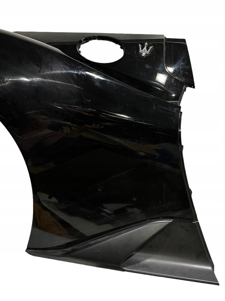 Maserati mc20 крыло  задняя правый Киев