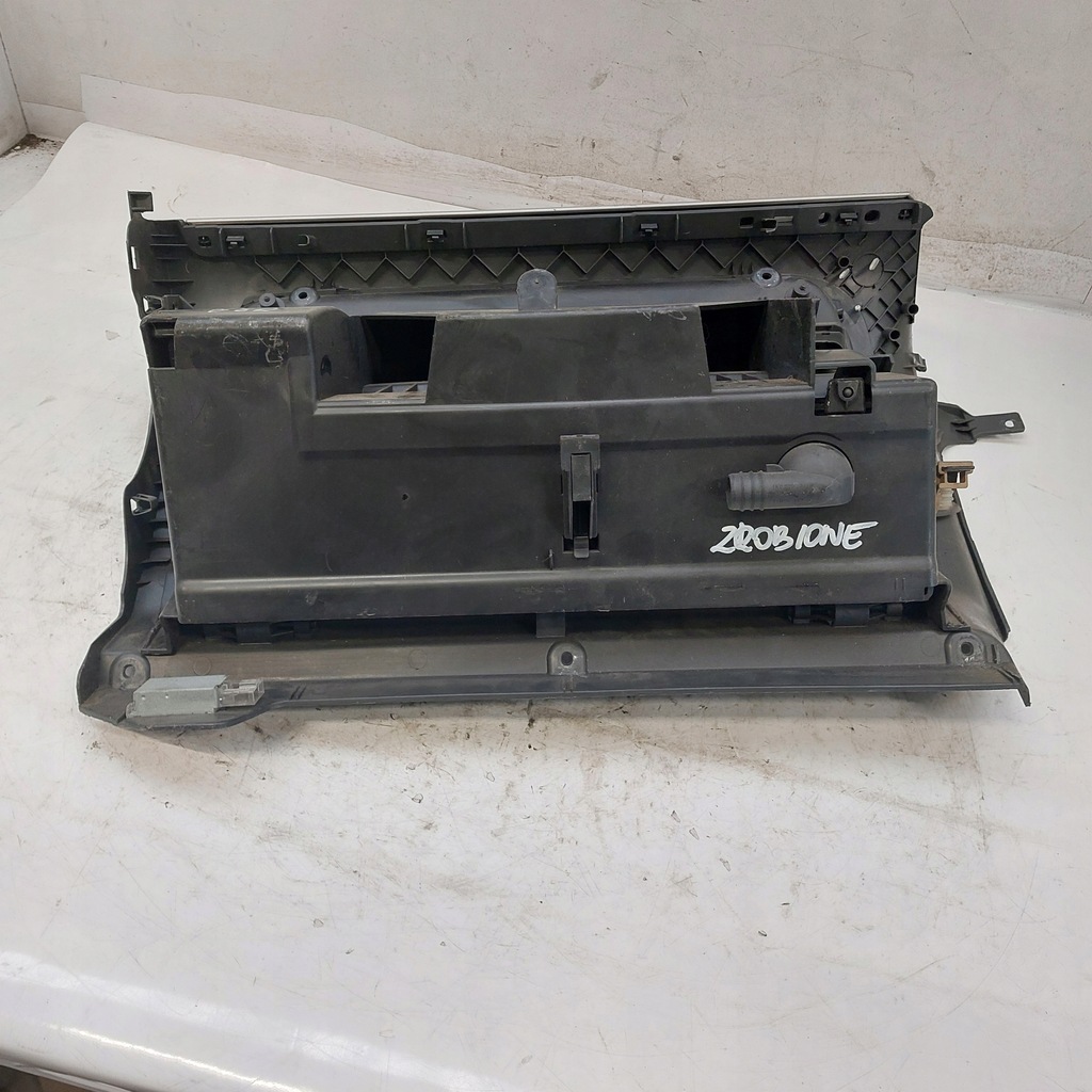 фото №12, Volkswagen scirocco 3 iii бардачок пасажира 1k1857289a