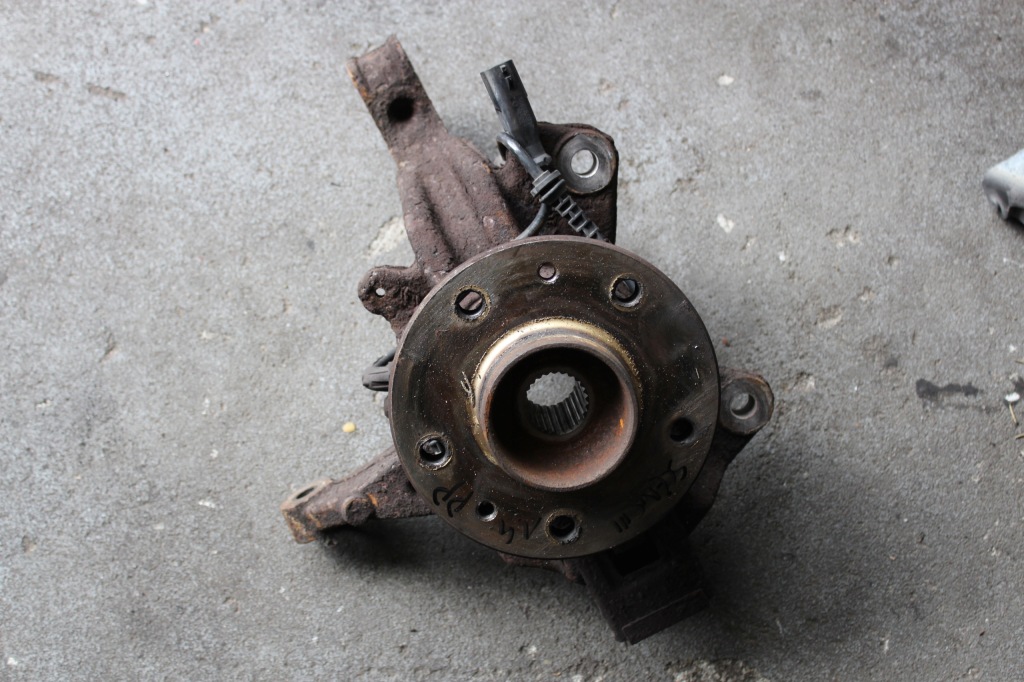 фото №1, Renault grand scenic iii 1.4 поворотный кулак правая перед