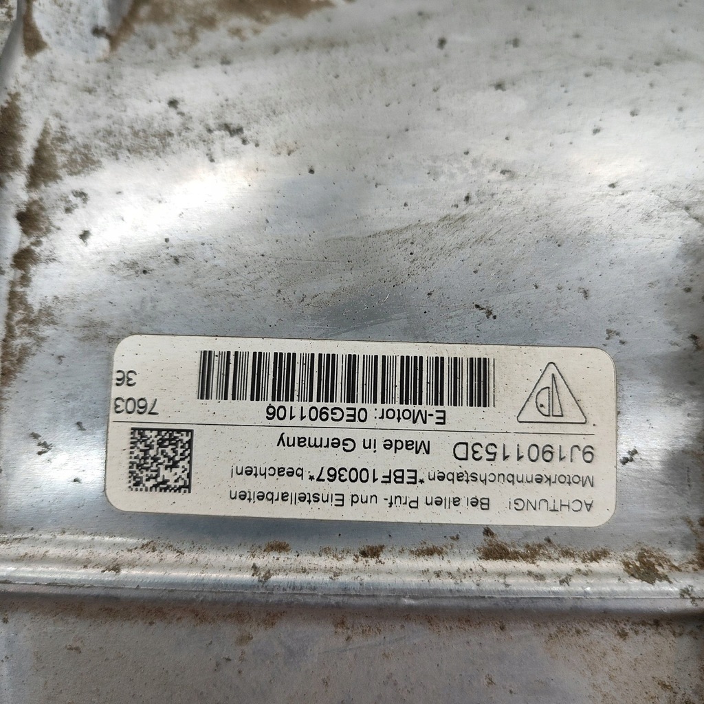 фото №11, Porsche taycan 9j1 2022 двигун