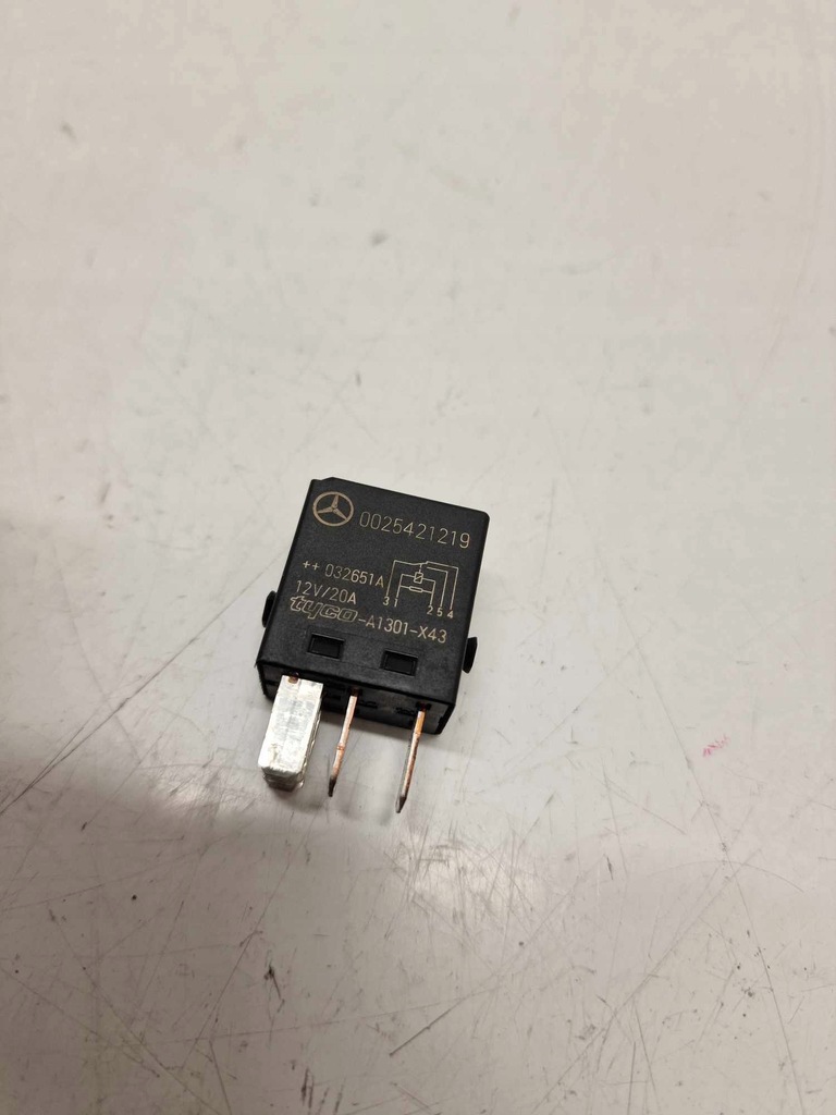 фото №1, Реле mercedes a0025421219 hella