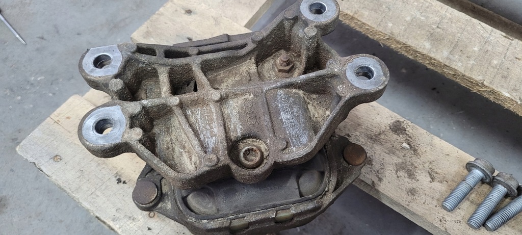 фото №7, A6 c7 4g кронштейн подушка кронштейн коробки 3.0 tdi a6 c7 4g