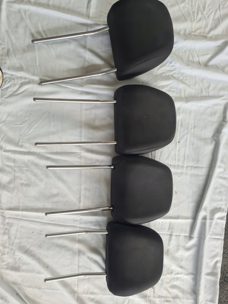 Купити A3 8v підголівники перед задні