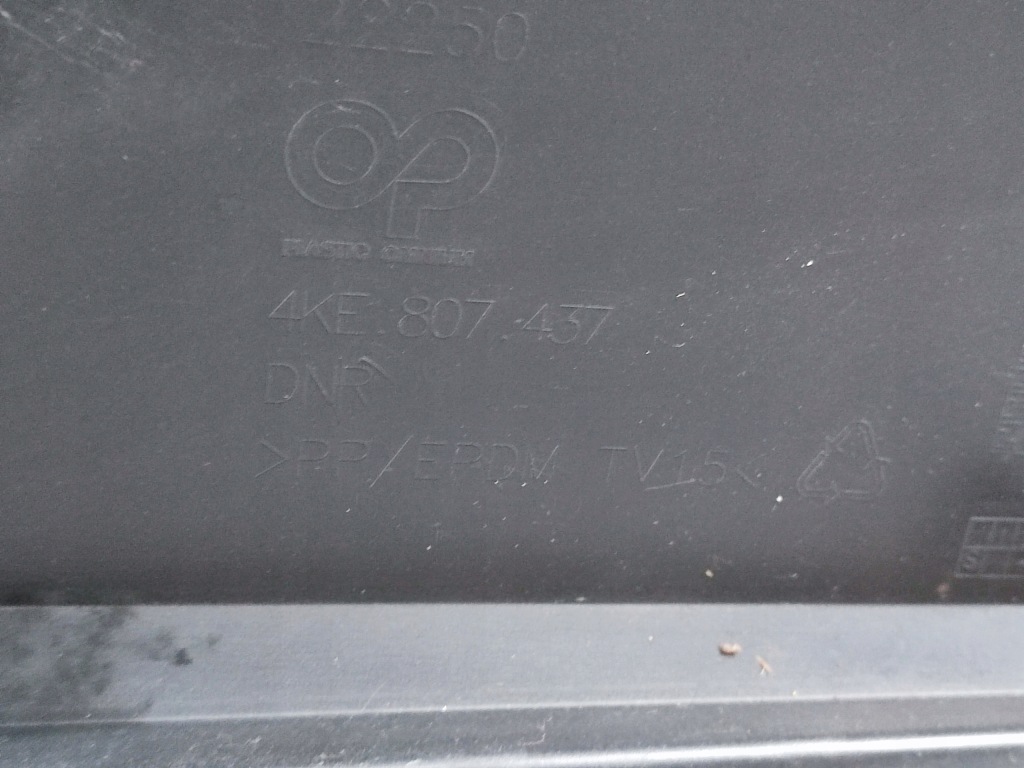 Audi e-tron 4ke бампер перед передний 4ke807437 Киев