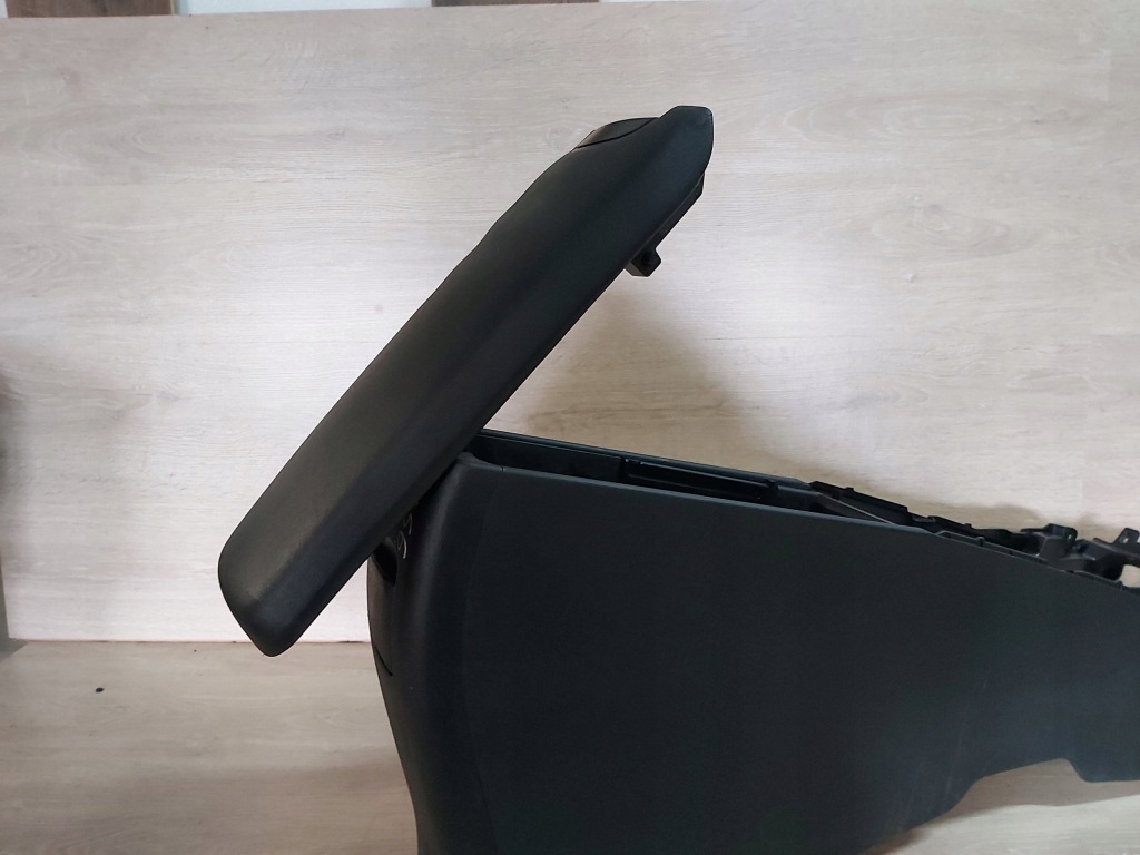 фото №6, Toyota avensis t27 lift підлокітник тунель середній 15-18r