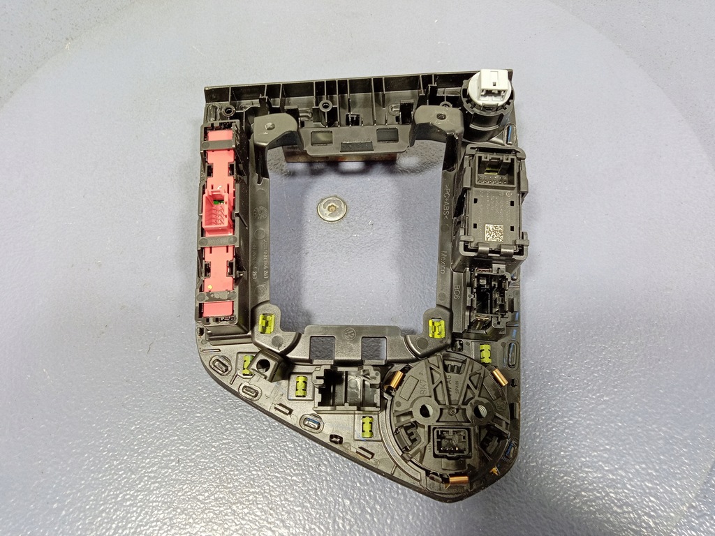 фото №4, Vw tiguan ii 16- рамка домкрата панель керування 5nn864263