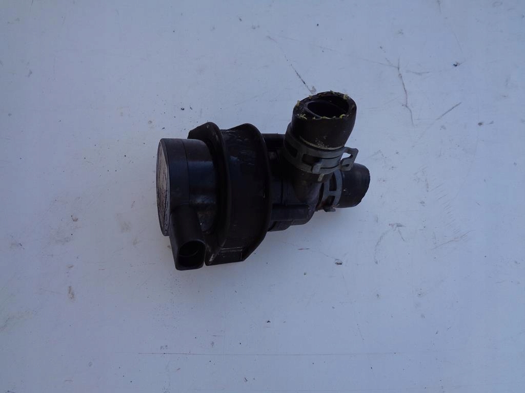 фото №1, Помпа рідина 06h965561 audi a4 b8 1.8 tfsi