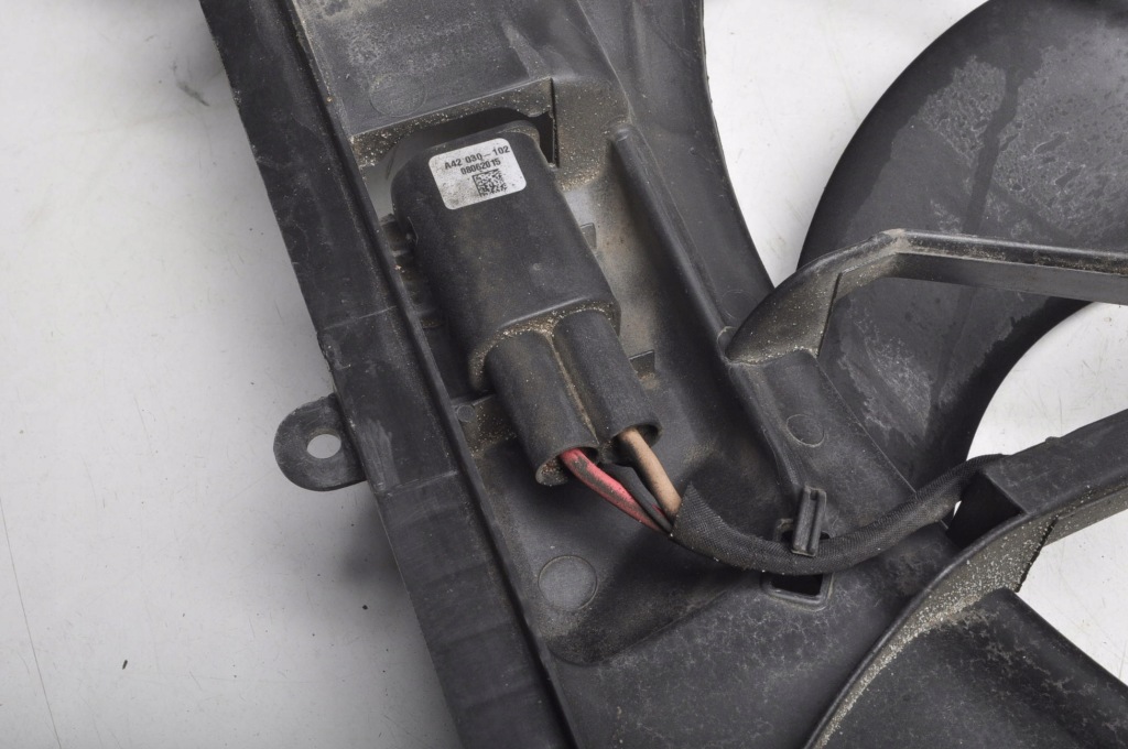 Mercedes w204 3.0 вентилятор радиатора a2045400788 a2049066802 с Разборки