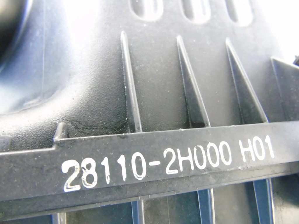 фото №6, Корпус фильтра воздуха hyundai i30 i 1.6 16v 28110-2h000