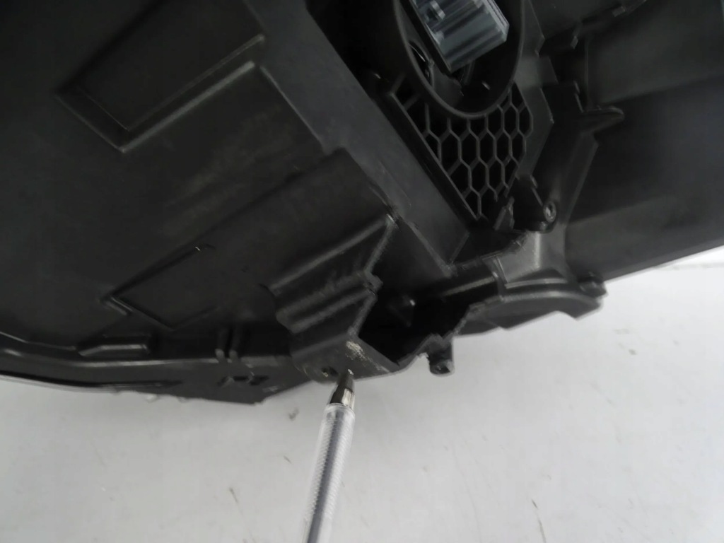 Фара перед передня правий peugeot 208 2008 2 2 full led Київ