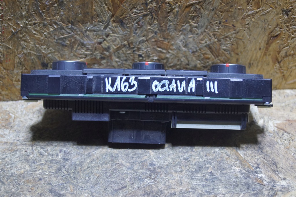 фото №7, Volkswagen оригинальный номер 7n0907426am