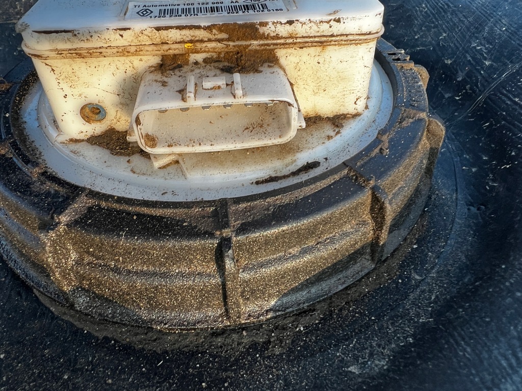 фото №8, Kompletny бак заливна горловина пального bak насос dacia dokker 2021r 1.5 blue dci