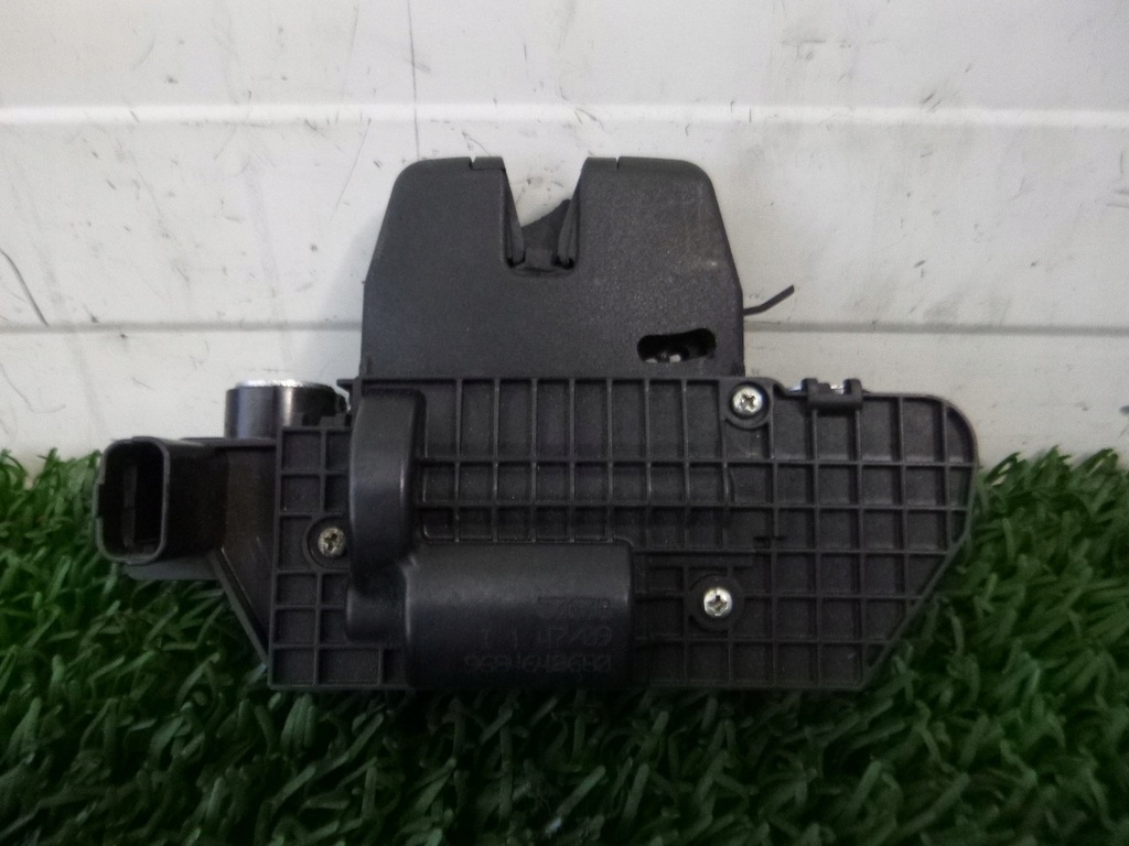 фото №1, Citroen c3 ii 10-18 замок задний крышки 9684648680