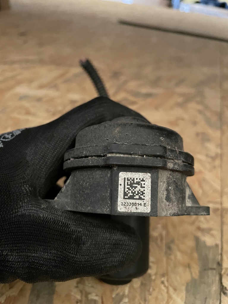 фото №3, Renault zoe ii левый суппорт задняя oś 440108585r