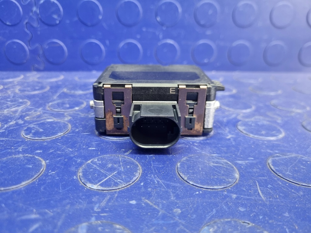 Радар датчик distronic правый  задняя  audi a5 f5 a4 b9 oem 4m0907566e в Украине