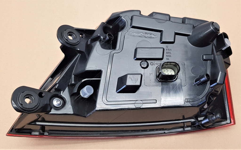 фото №3, Magneti marelli лампа лівий задня audi a8 d4