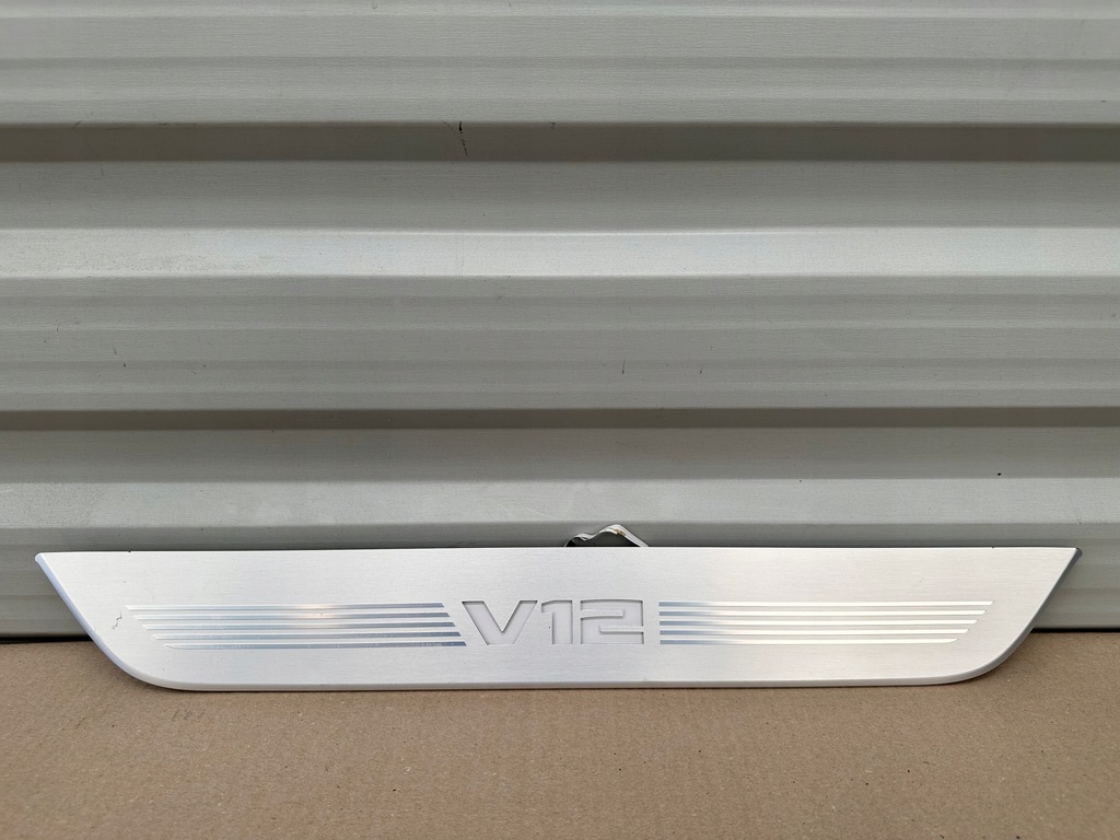 фото №1, Bmw 7 g12 v12 молдинг поріг перед 8072805