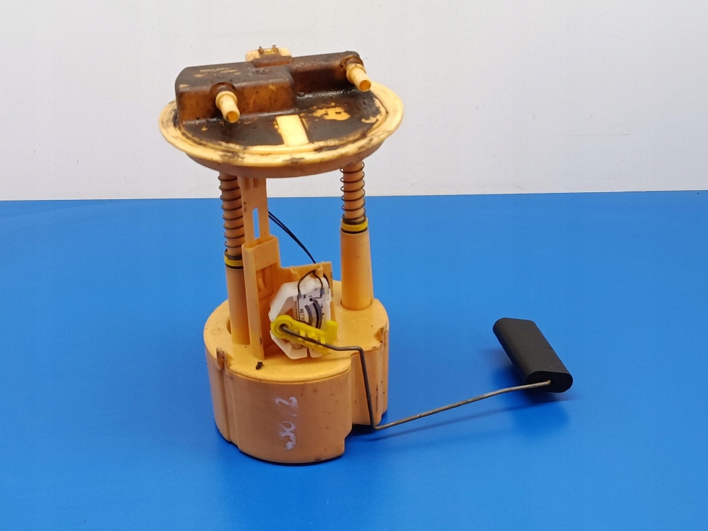 Купити Renault modus 1.5dci датчик рівня пального 2pin