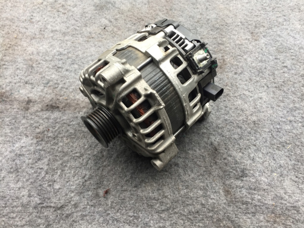 фото №1, Генератор bmw 5 g30 g31 2.0d