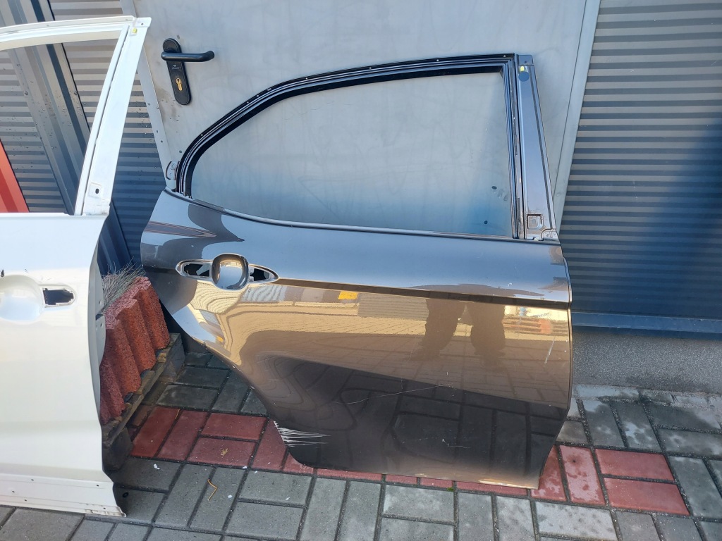 фото №1, Дверь правое правый r задняя задние toyota camry 18 19 20 viii 8 21 22 23