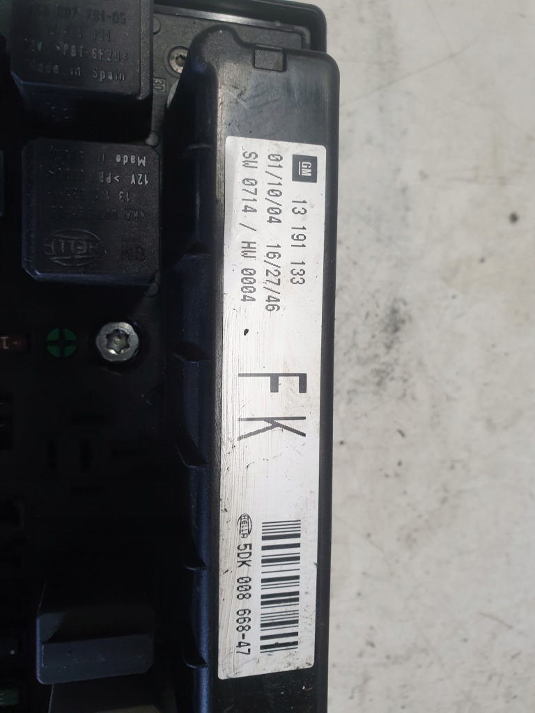 фото №4, Коробка запобіжників opel astra h 13191133