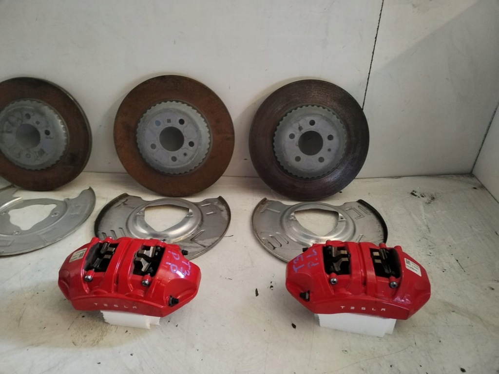 фото №2, Tesla 3 суппорты hamluce performance красные