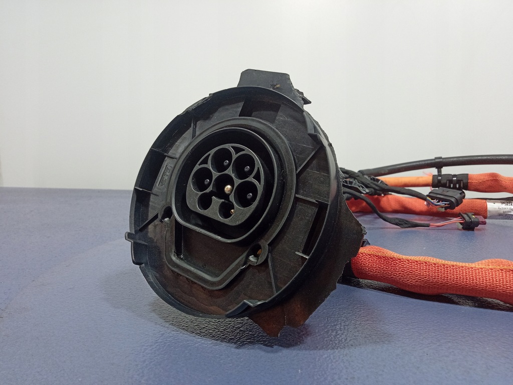 фото №8, C klasa w206 300e разъём зарядки plug in a2065402157