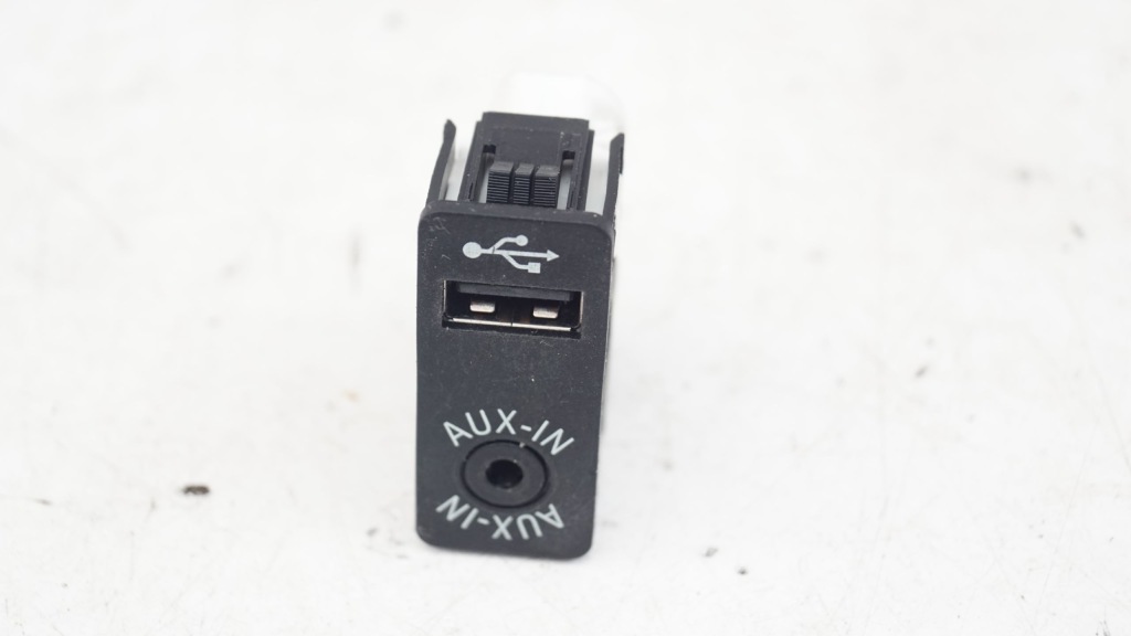 фото №1, Разъём usb aux bmw f20 9229246