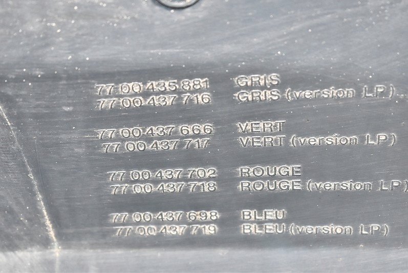 Бампер перед передний чёрный renault megane scenic 1 i 4x4 99-03 в Украине