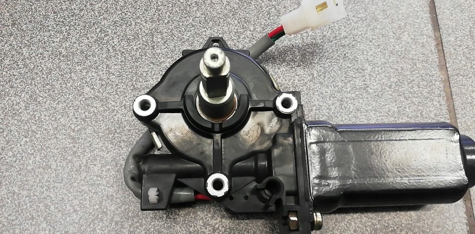 фото №6, Mazda 626 gd coupe моторчик скло правий задня