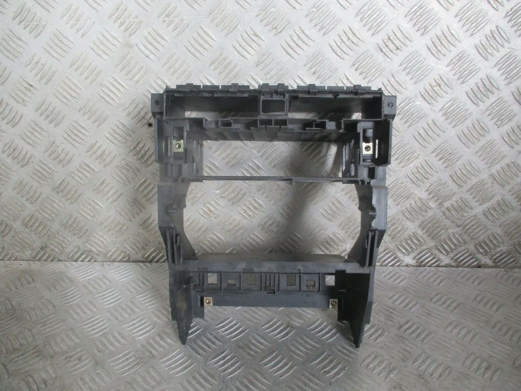 фото №4, Рамка радіо 8e0858005e audi a4 b7 1.9 tdi 04-07 r. kombi