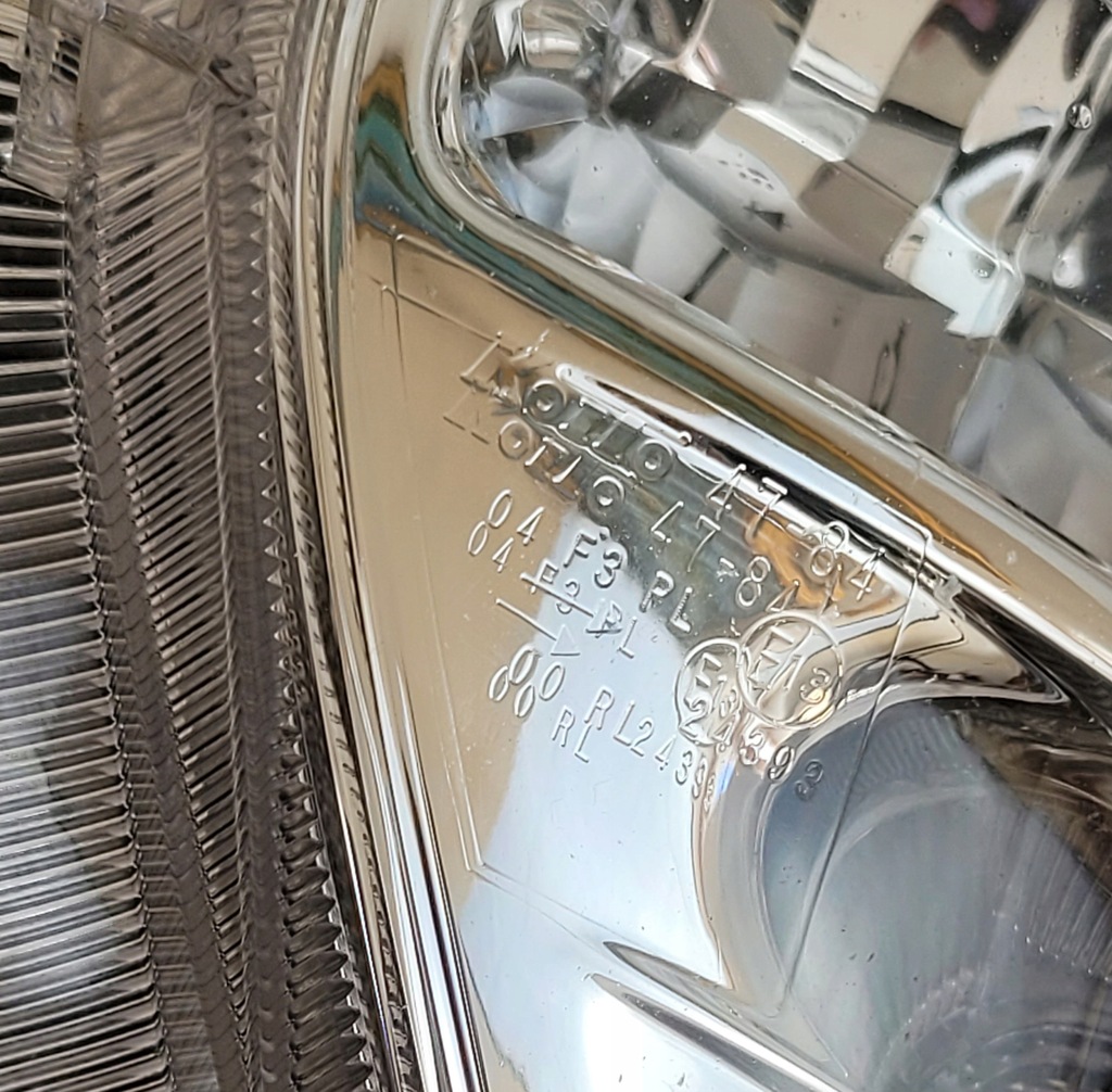 фото №7, Протитуманна фара лівий drl toyota prius iv xw50 2015- koito 47-84