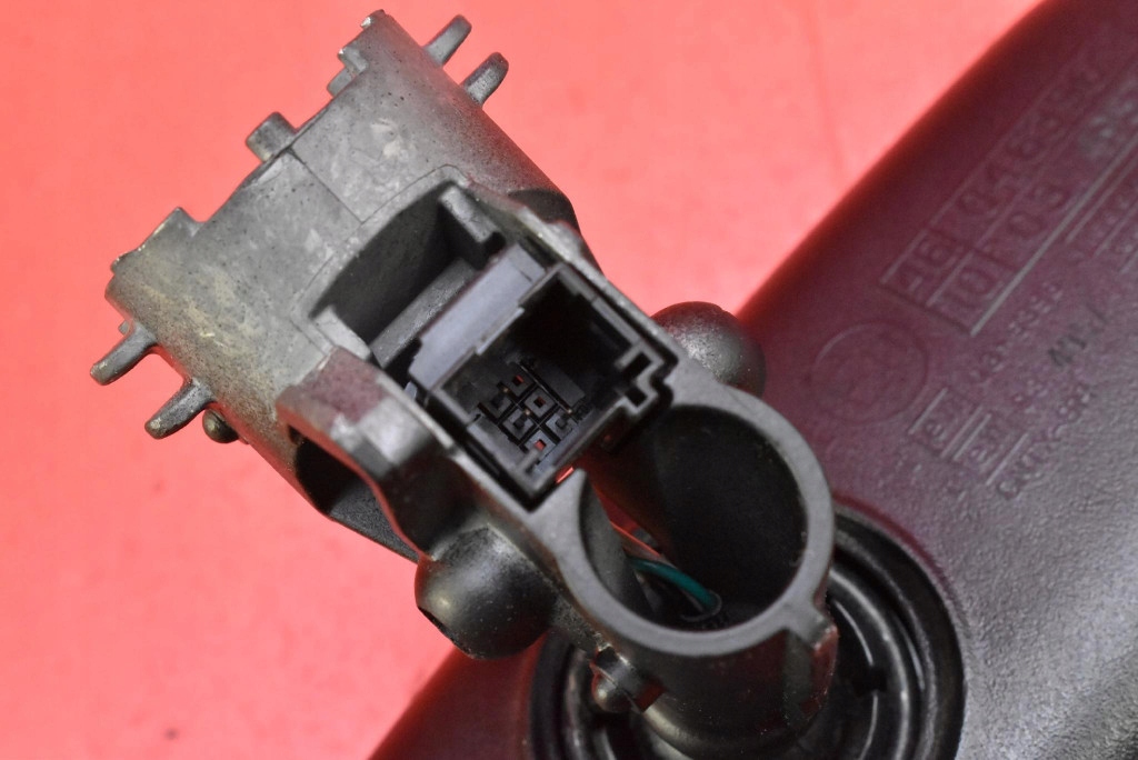 Купити Дзеркало внутрішнє заднього виду фотохромний 9800018377 peugeot 308 2 ii t9 lift