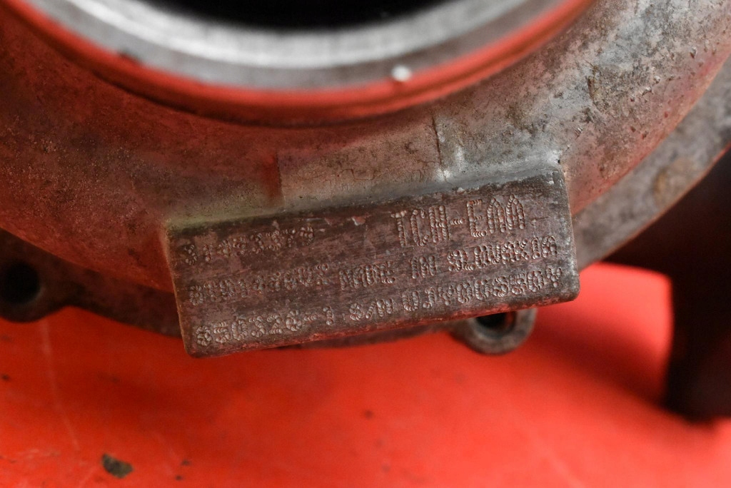 Турбонагнітач турбіна 31493379 volvo s40 v40 2 2 2.0 d3 150 km 16-20 Зі Шроту