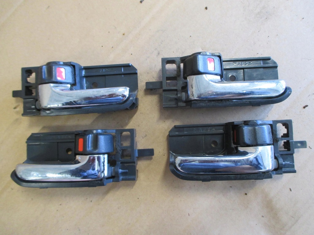 фото №1, Toyota corolla verso 01-04 ручка внутренняя хром