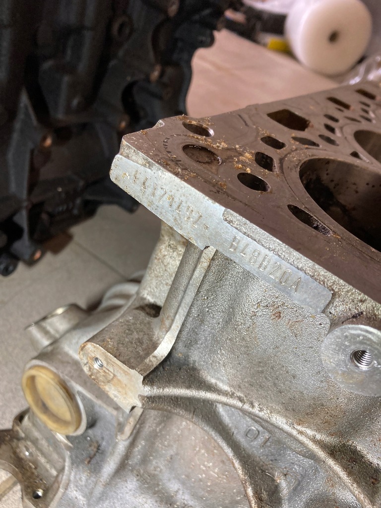 фото №12, Блок двигателя 8642458 b48b20a bmw 2.0 benz