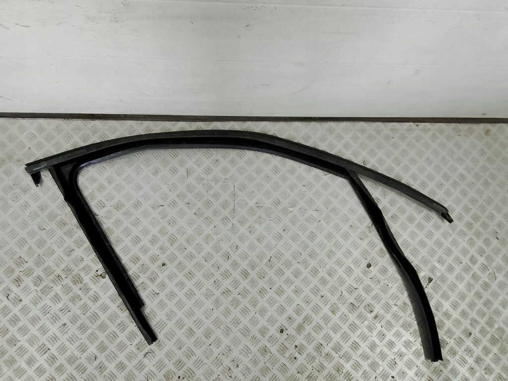 фото №1, Vw atlas cross 2021 молдинг прокладка дверь стекло правый перед