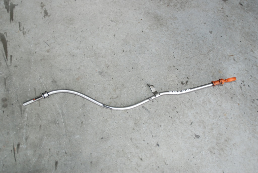 фото №1, Audi a8 d3 6.0 w12 07c115611s щуп оливи