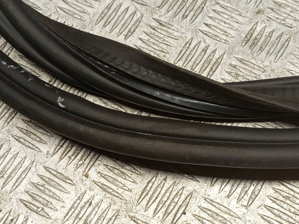 Bmw оригінальний номер 7423834 x2 f39 прокладка кришки кришки багажника в Україні