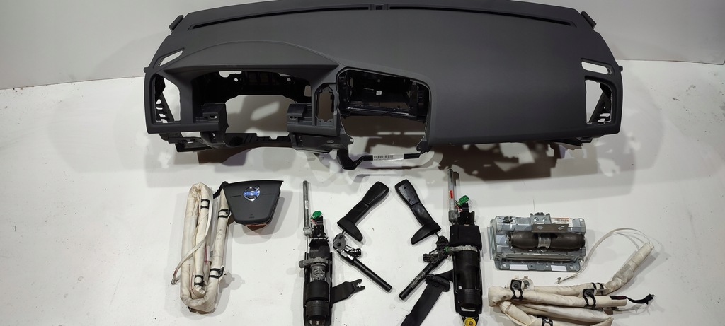 фото №7, Volvo xc60 панель приладів консоль подушка безпеки подушки безпеки ремені