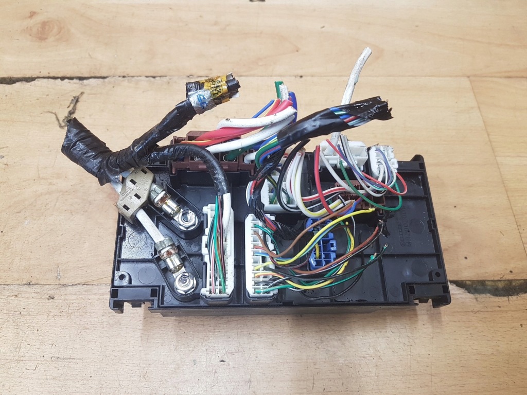 фото №3, Коробка запобіжників subaru forester iii 2.0d