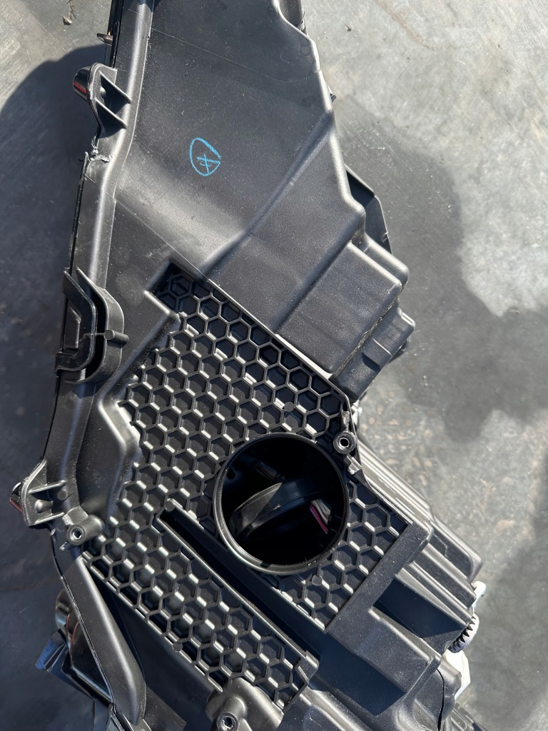 Фара праві перед full led lexus lc500 європа  пошкоджена Недорого