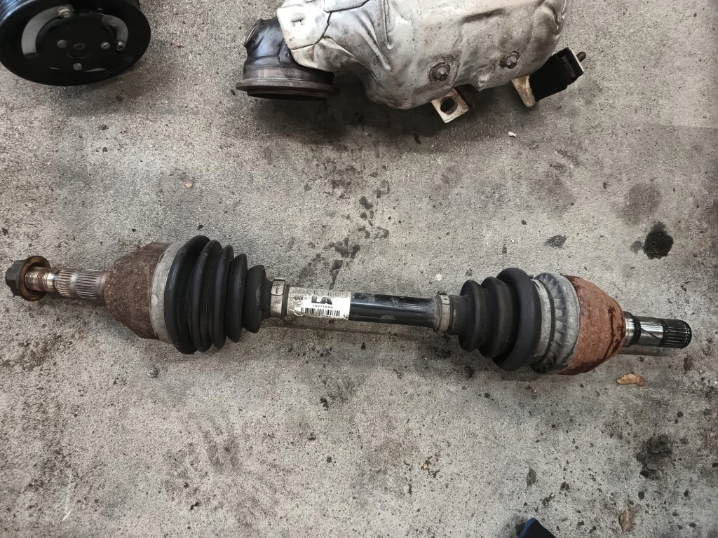 Купить Opel astra j 1.4 turbo приводной вал левая 13271555