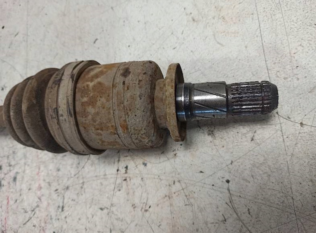 фото №2, Привідний вал права задня subaru forester