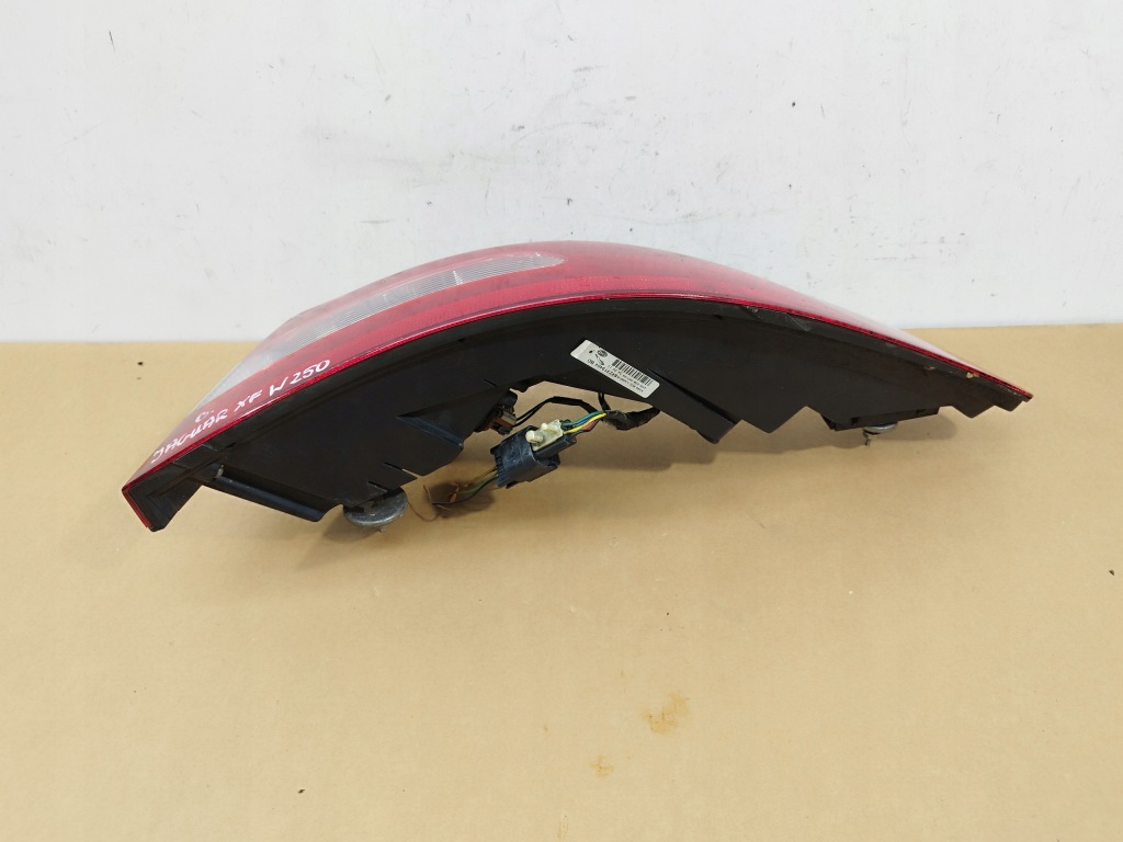 фото №7, Лампа права + ліва задня w крила sedan jaguar xf x250 lata 2008-2011