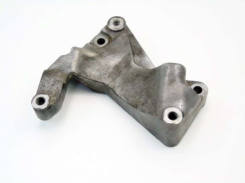 фото №1, Кронштейн кронштейн двигателя 3.0 cdti vectra c signum 9-5