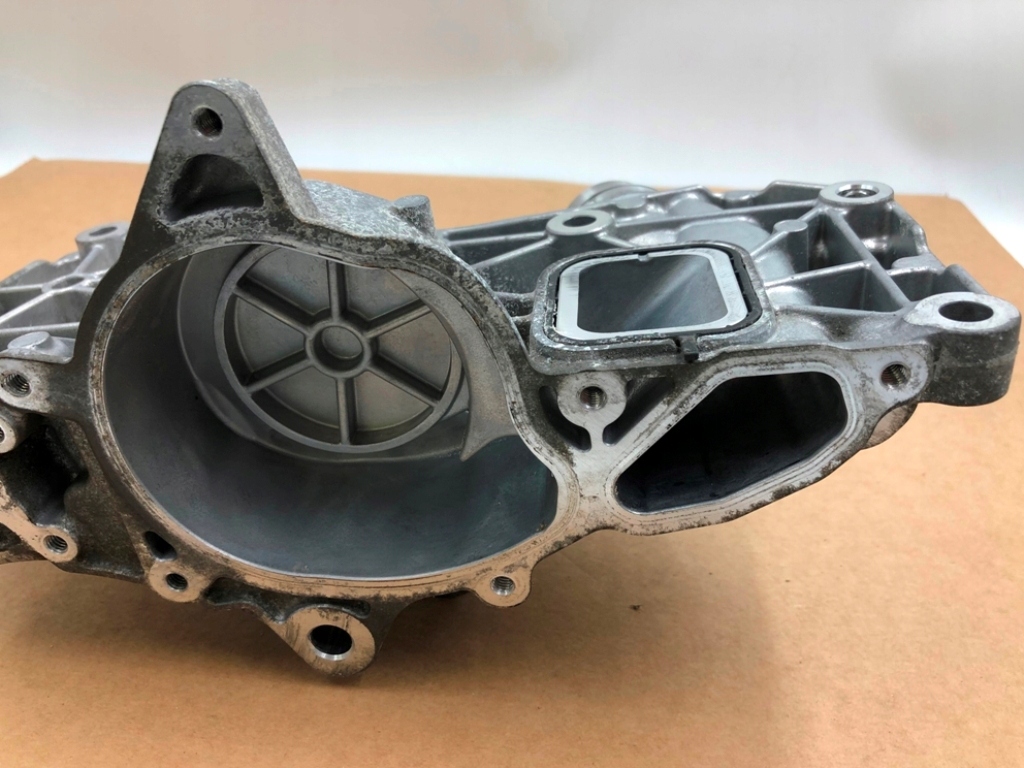 Основание кронштейн насоса охлаждение 11518094658 термостата bmw m3 m4 x2 x3 x4 Доставка