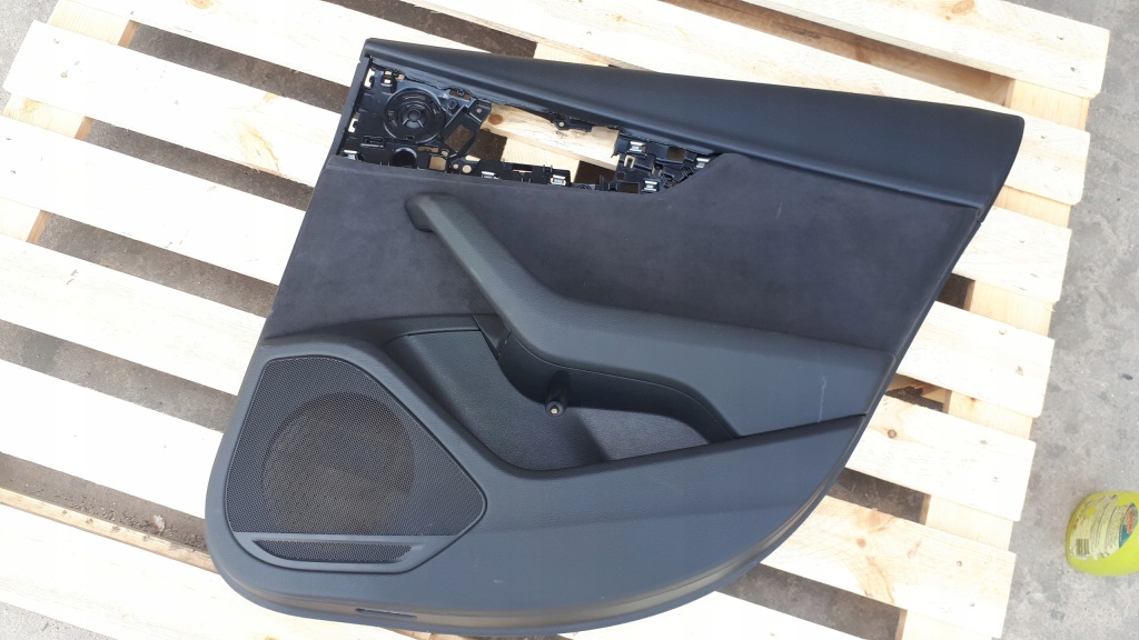 фото №1, A4 b9 8w s4 обшивка дверь правый задняя alcantara