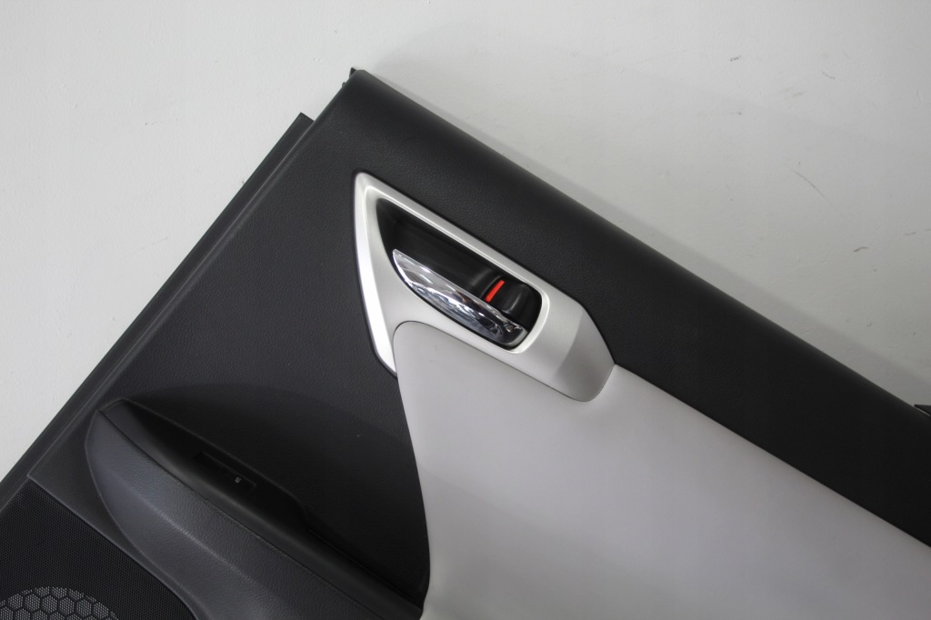 фото №3, Оббивка обшивка двері правий задня lexus ct200h